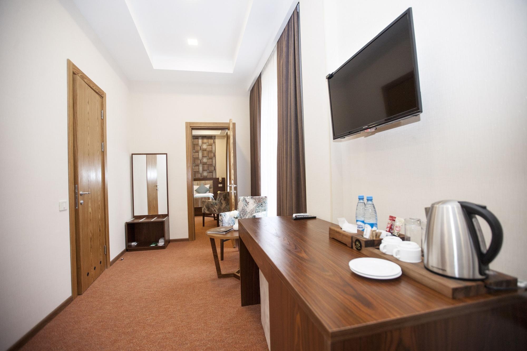 Auroom Hotel Bakoe Buitenkant foto