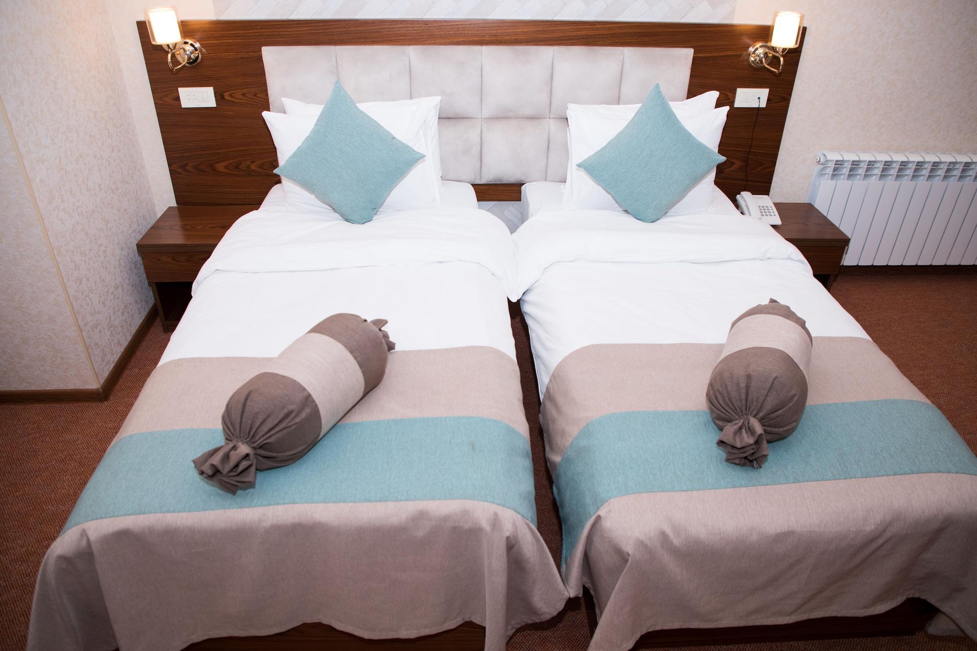Auroom Hotel Bakoe Buitenkant foto