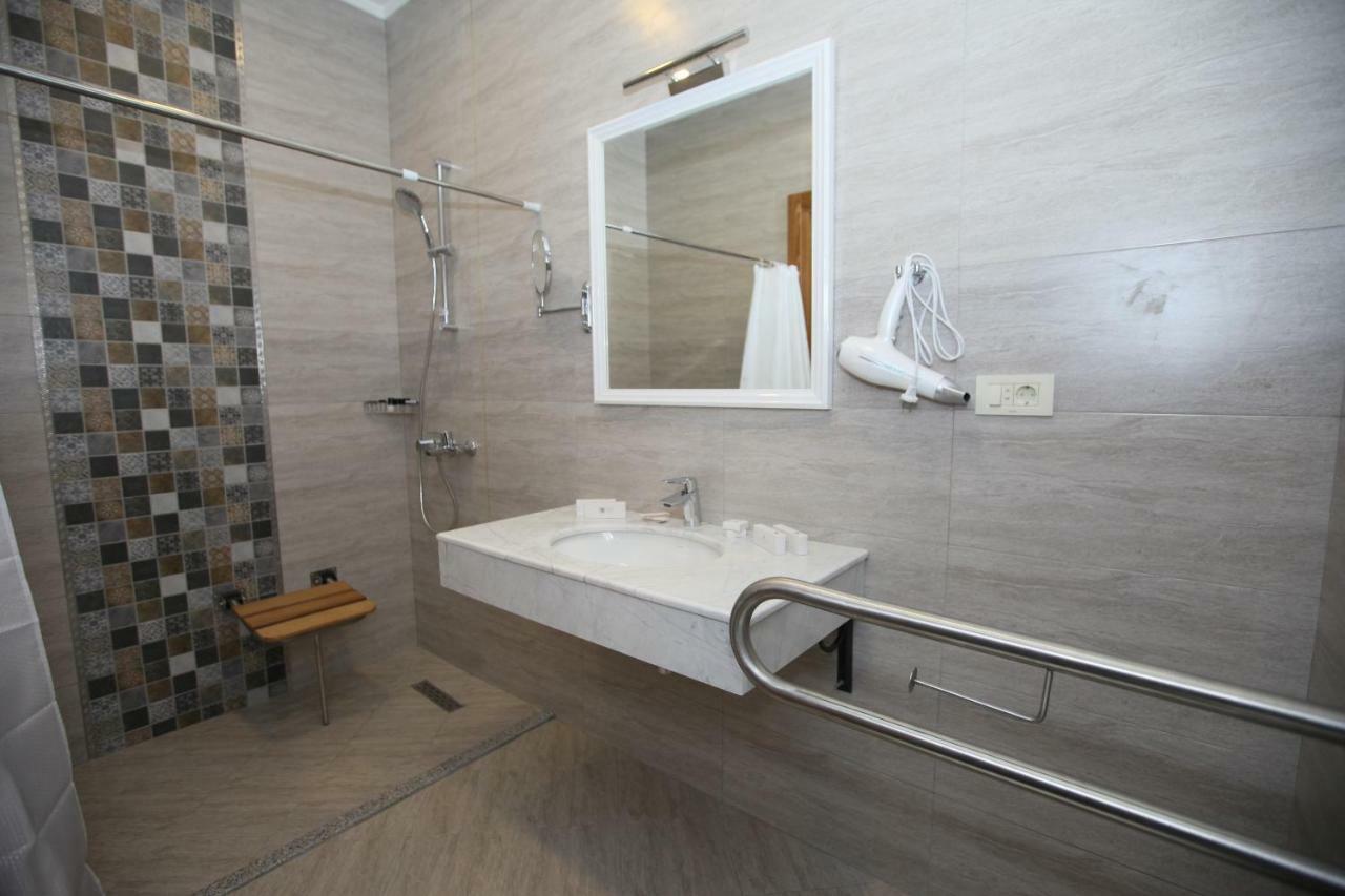 Auroom Hotel Bakoe Buitenkant foto