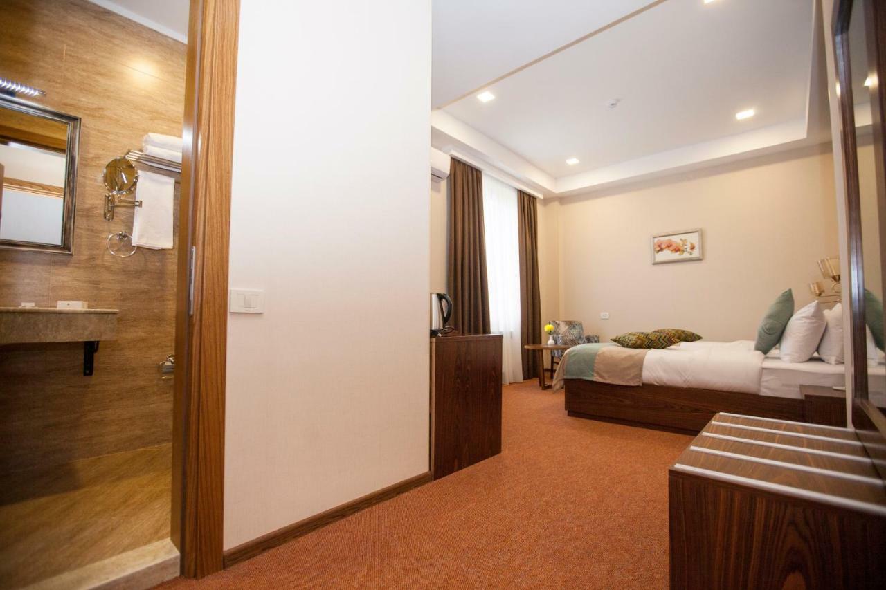 Auroom Hotel Bakoe Buitenkant foto